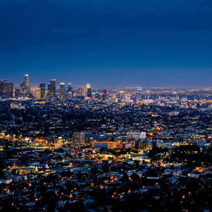 Rosie taxi cab open 24/7 provides airport transportation to and from Los Angeles CA