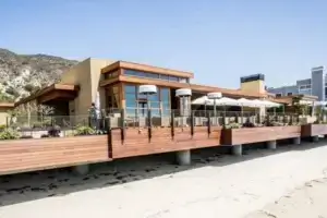 Rosie taxi cab open 24/7 provides airport transportation to and from Malibu CA