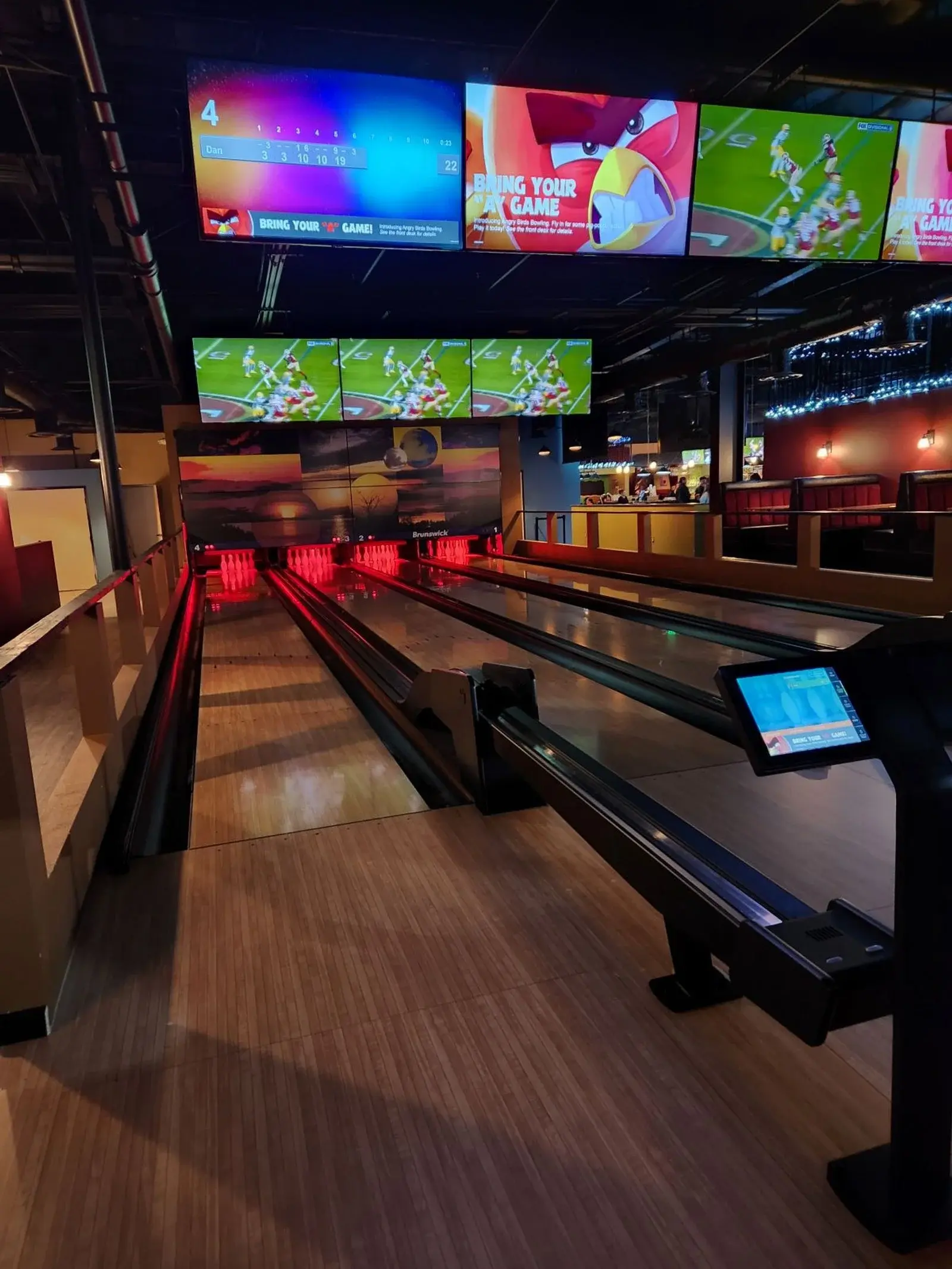 Sunset Lanes bowling center in Thousand Oaks
